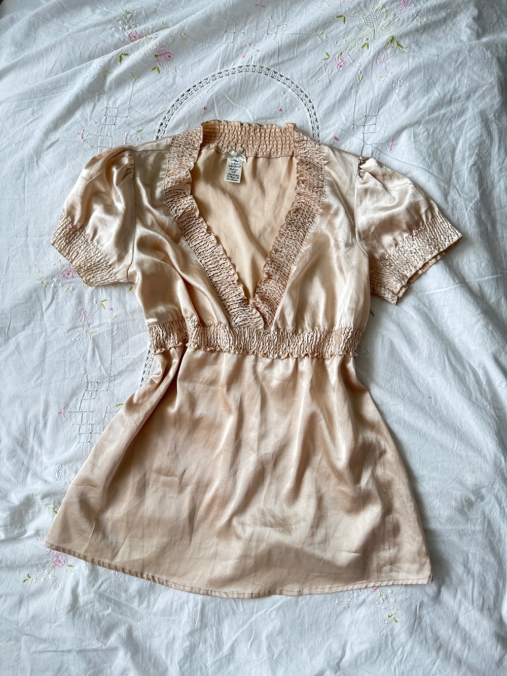 Forever 21 Y2K Cream Satin Babydoll Ruffle Top Size M